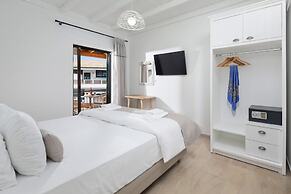 Bella Vista Beach Hotel and Studios