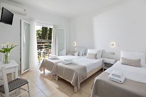 Bella Vista Beach Hotel and Studios