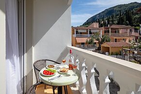 Bella Vista Beach Hotel and Studios