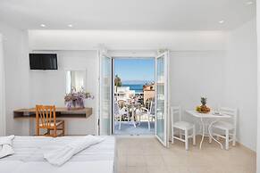 Bella Vista Beach Hotel and Studios