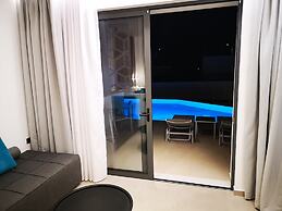Zoes Hotel