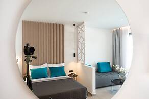 Zoes Hotel