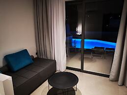 Zoes Hotel