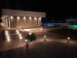 Zoes Hotel