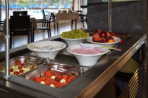 Zoes Hotel
