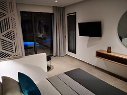 Zoes Hotel