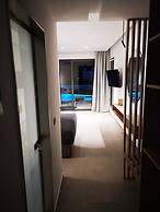 Zoes Hotel