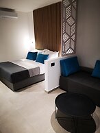 Zoes Hotel