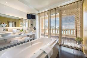 Monte-Carlo Bay Hotel & Resort