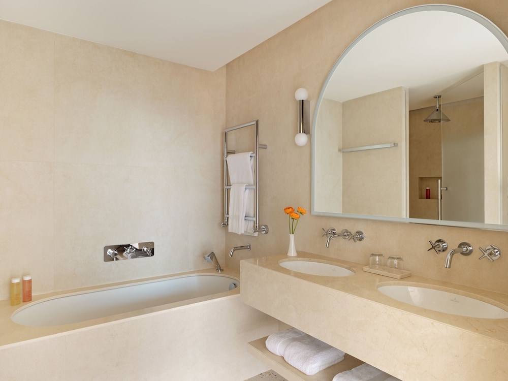 Monte-Carlo Bay Hotel & Resort
