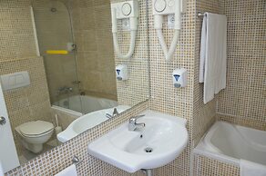 Dorisol Buganvilia Studio Hotel