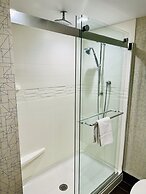 Holiday Inn Express & Suites Milton by IHG