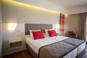 Ramada Plaza by Wyndham Thraki
