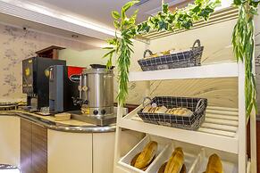 Grand Anka Hotel