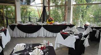 Sanctuary Resort & TreeHouse Restaurant