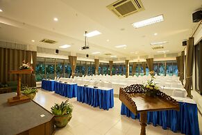 The Imperial River House Resort
