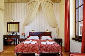 Halepa Hotel