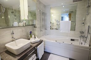 Housez Suites and Apartments - Special Class