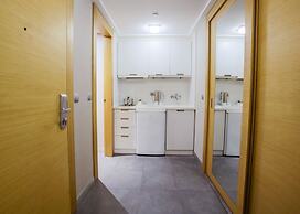 Housez Suites and Apartments - Special Class
