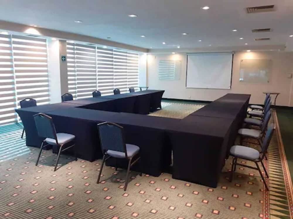 Courtyard by Marriott Toluca Airport