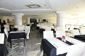 Le Zenith Hotel