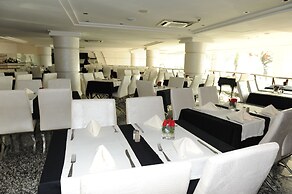 Le Zenith Hotel