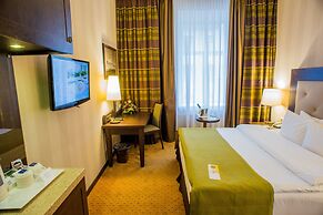 Petro Palace Hotel