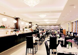 Petro Palace Hotel
