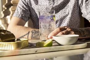 Le Petit Beaumarchais Hotel & Spa