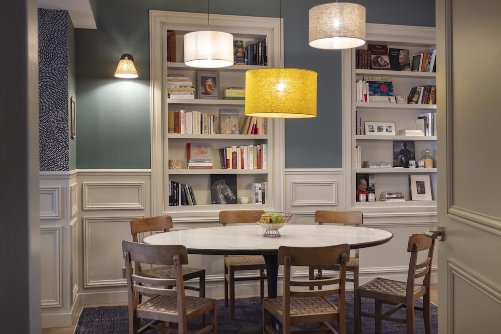 Le Petit Beaumarchais Hotel & Spa