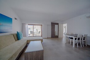 Caprice Skyline Aparthotel