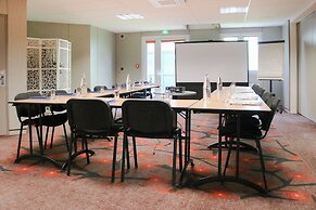 Brit Hotel Nantes St Herblain - Le Kerann