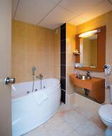 Brit Hotel Nantes St Herblain - Le Kerann