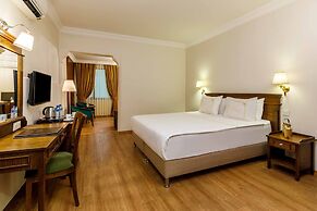 Hotel Golden Crown