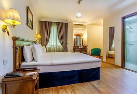 Hotel Golden Crown