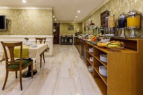 Hotel Golden Crown