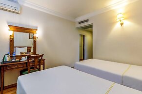 Hotel Golden Crown