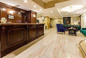 Hotel Golden Crown