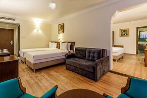 Hotel Golden Crown