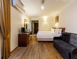 Hotel Golden Crown