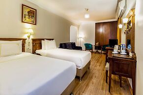 Hotel Golden Crown