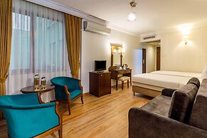 Hotel Golden Crown