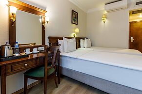 Hotel Golden Crown