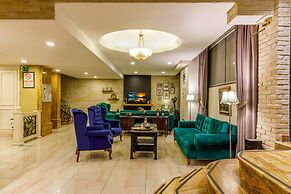 Hotel Golden Crown