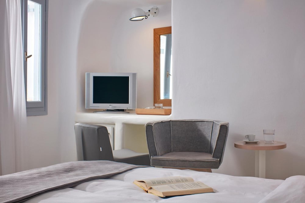 Cliff Side Suites