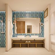 OUTRIGGER Phi Phi Island Resort