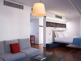 Periscope Hotel