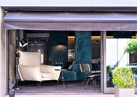 Periscope Hotel
