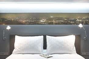 Periscope Hotel