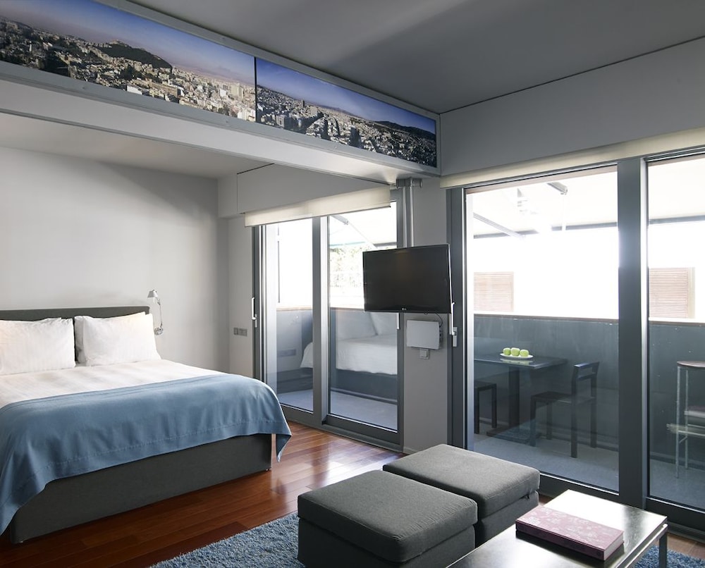 Periscope Hotel